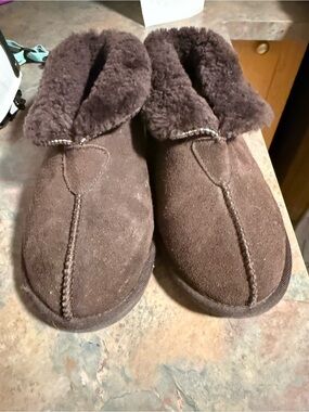 UGG Women's Dark Brown Shearling-Lined Slip-On Slippers